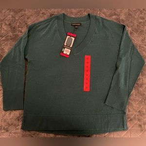 Banana Republic Merino Wool v-neck sweater. Dark turquoise/green. NWT.